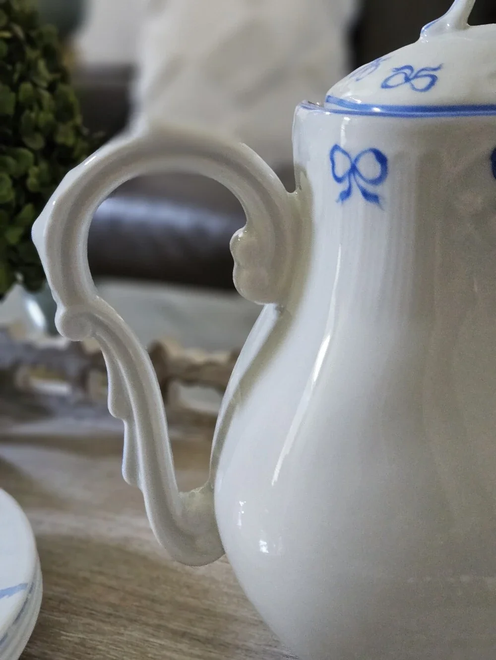 Ruban Blue by Vista Alegre White Porcelain Teapot with Blue Ribbon Trim. Mint!